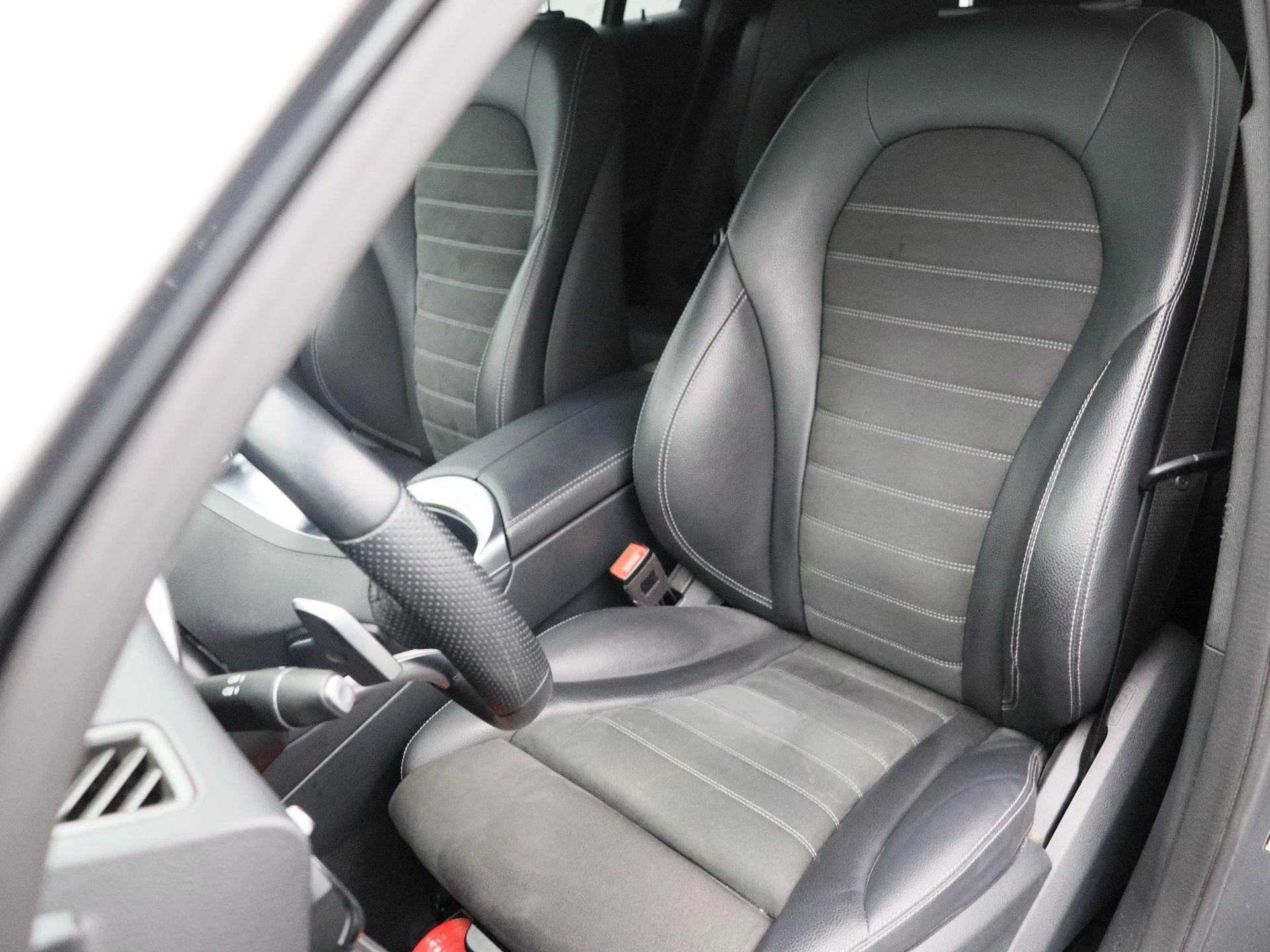 Mercedes-Benz GLC 300 de 4MATIC Coupé + AMG LINE + BURMESTER + CARPLAY +