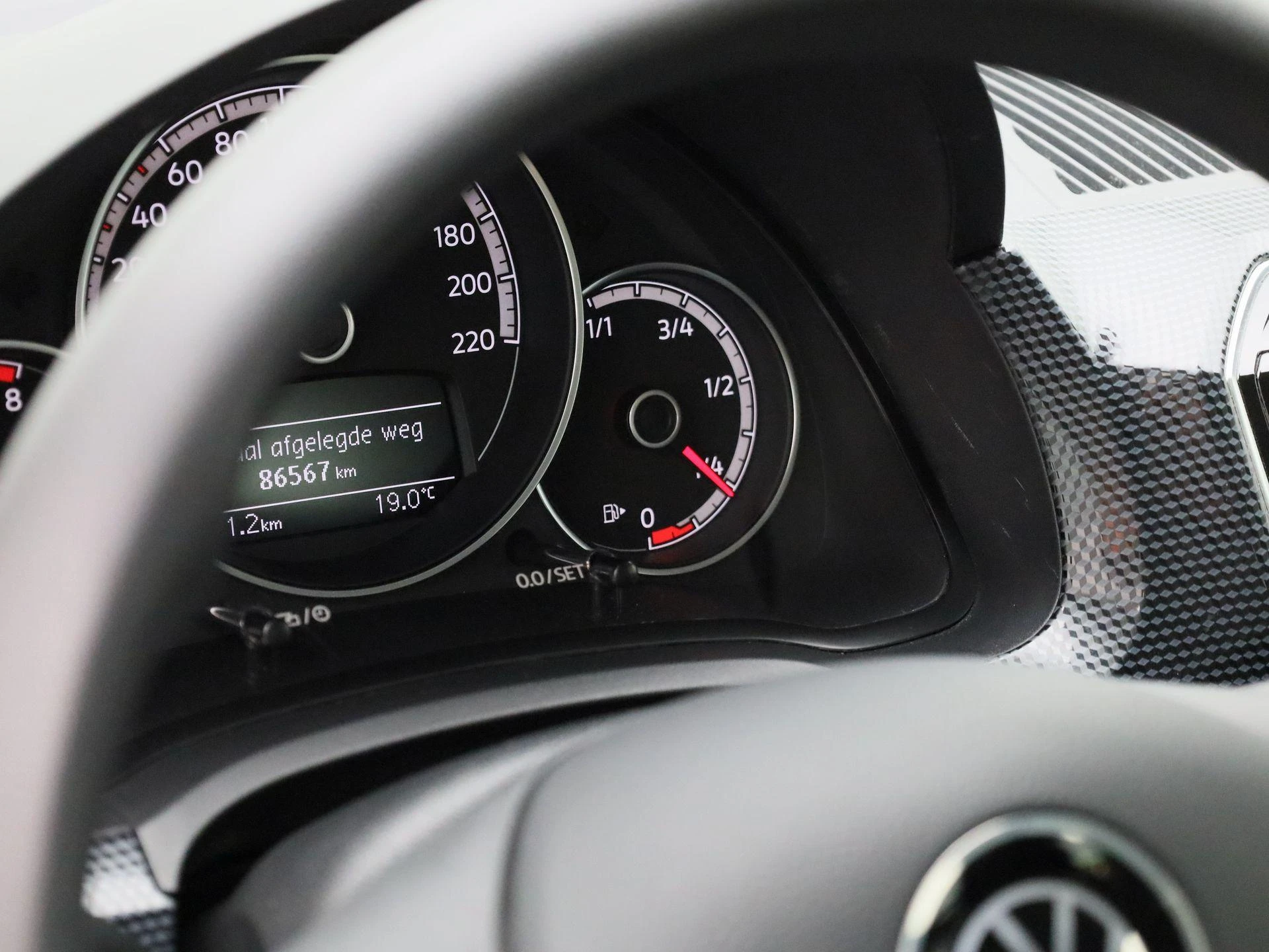Volkswagen-up!-image-7