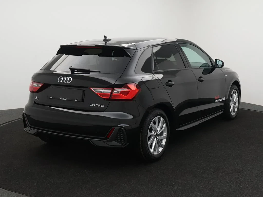 Audi-A1 Sportback-image-1