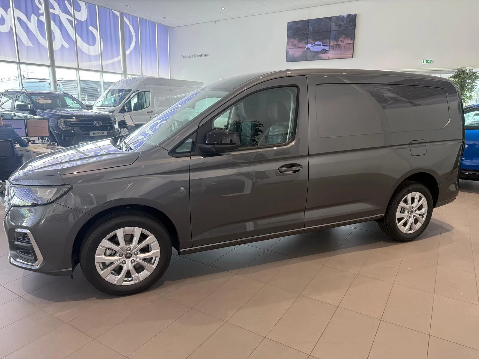Ford-Transit Connect-image-1