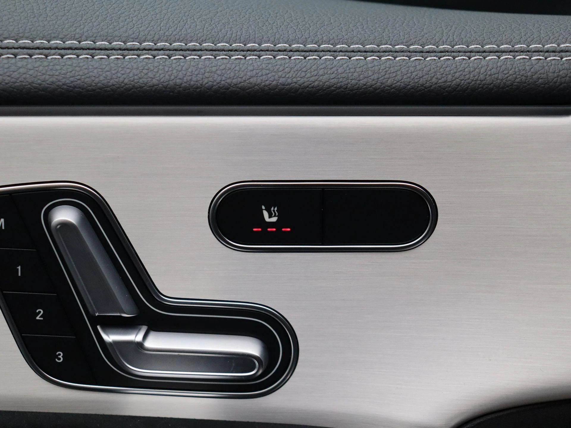 Mercedes-Benz-CLA-image-8
