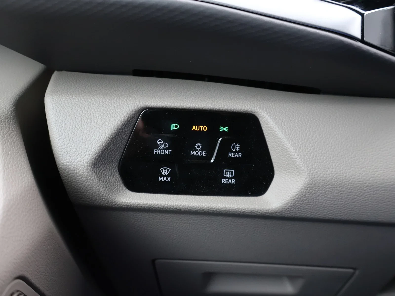 Volkswagen Multivan T7 eHybrid (PHEV) Multivan T7 PHEV Life Korte versie 1.5eHybrid 4X4 245PK *AUTOMAAT*7 ZITPLAATSEN*VIRTUAL COCKPIT*TREK