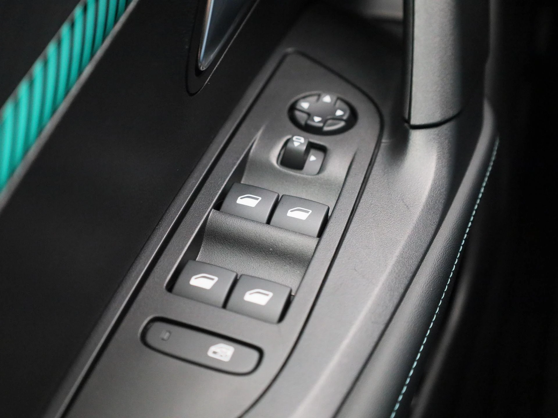 Peugeot-2008-image-28