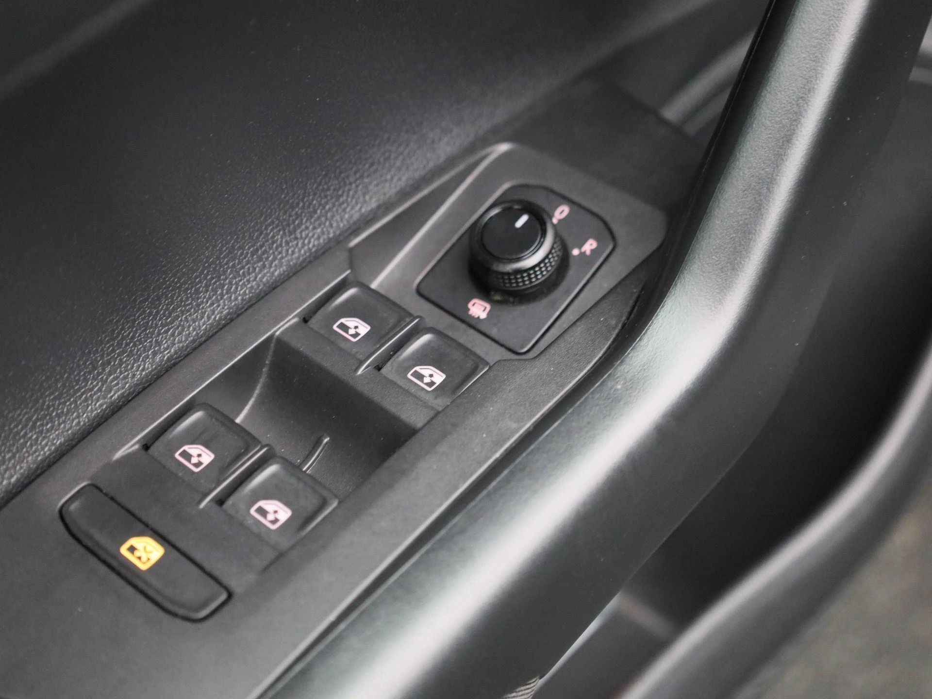 Volkswagen-Polo-image-29