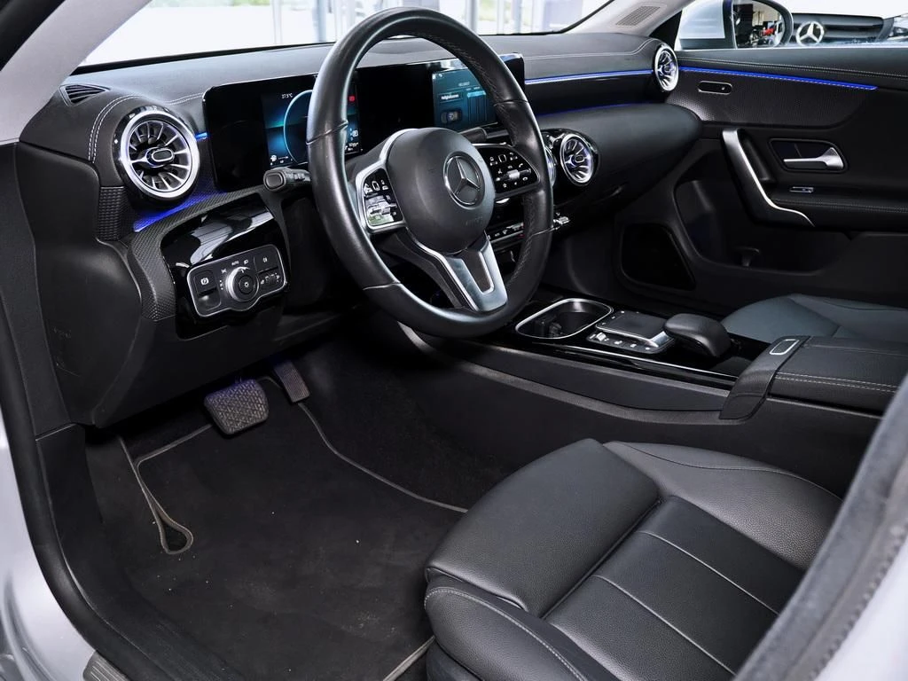Mercedes-Benz-CLA 250 e-image-9