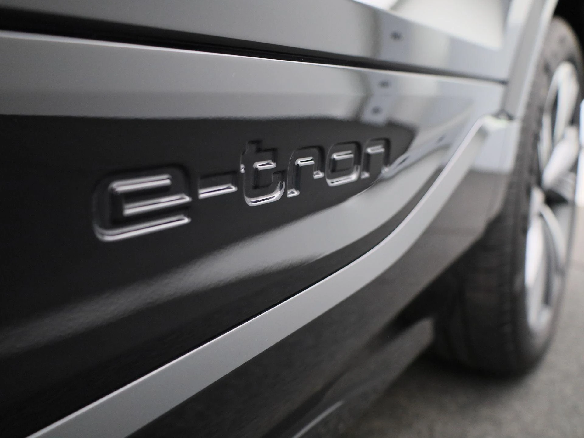 Audi-Q6 e-tron-image-17