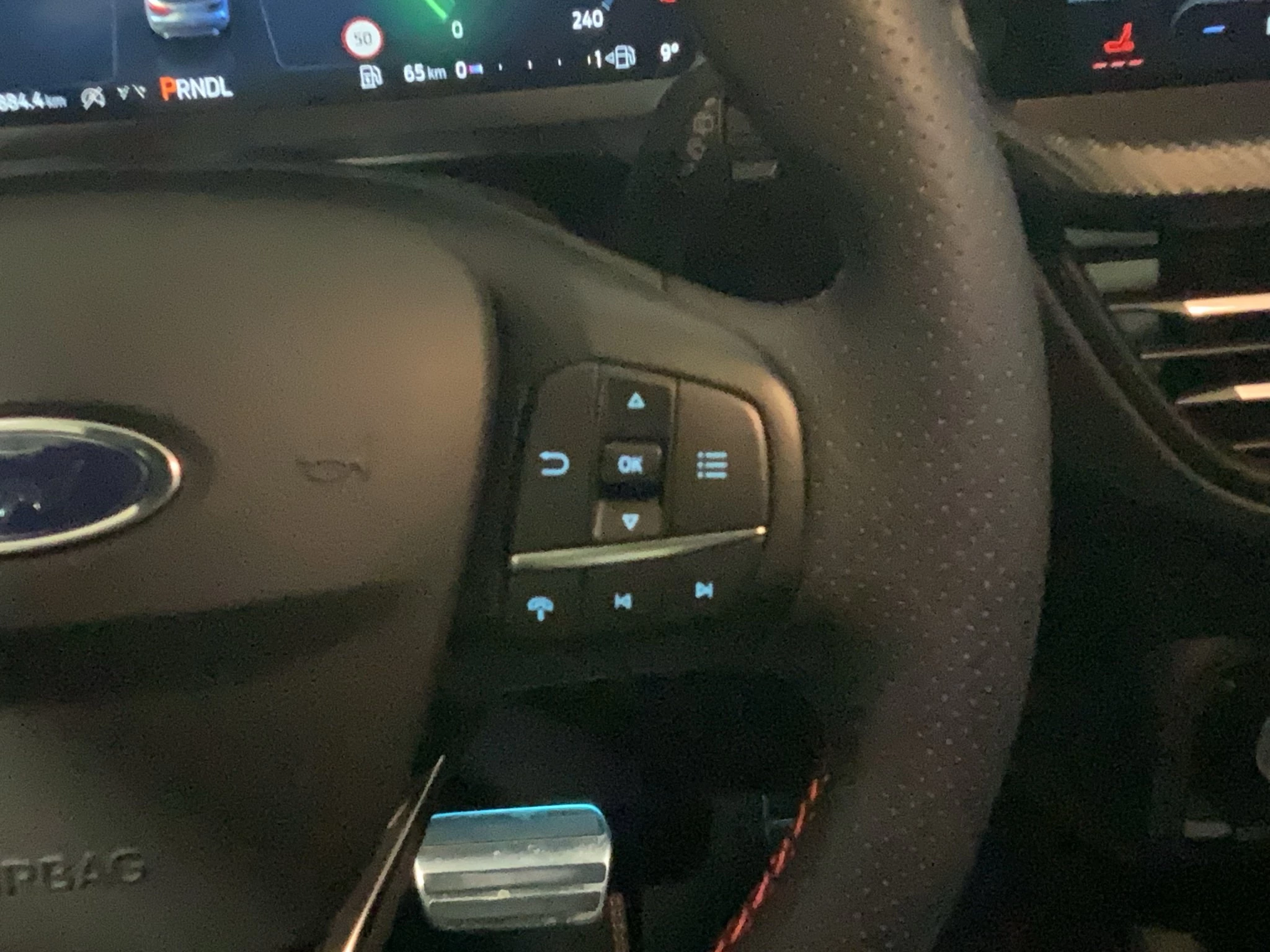 Ford Kuga ST-Line X Aut.*360GRAD*LED-MATRIX*NAVI*GRA*WINTER-PKT..