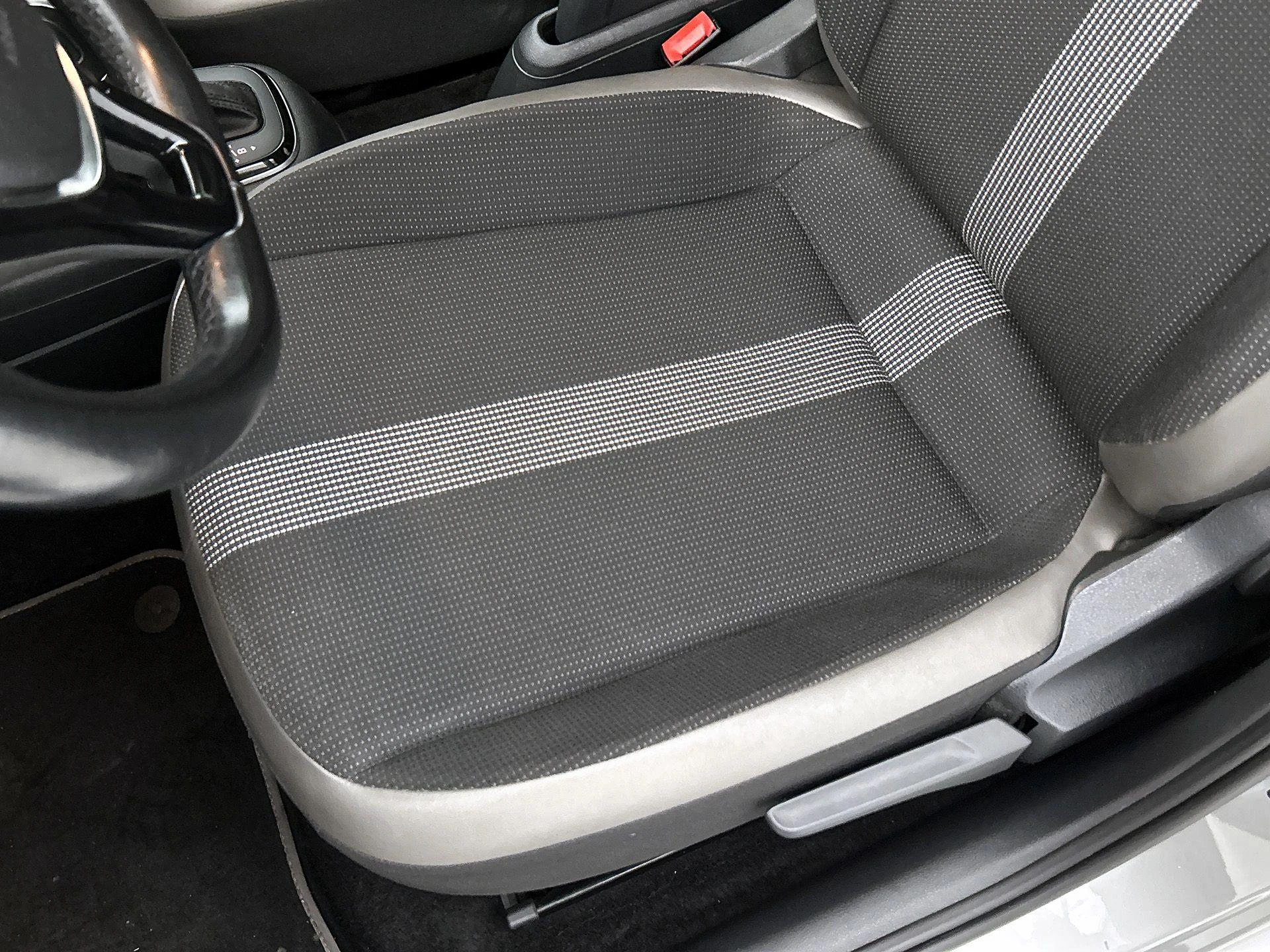 Volkswagen-e-up!-image-15