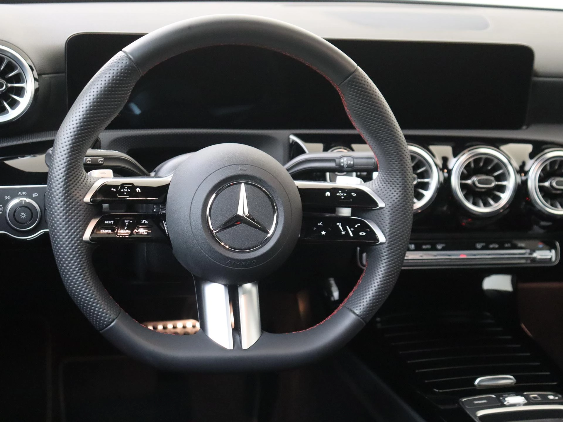 Mercedes-Benz-A-Klasse-image-9