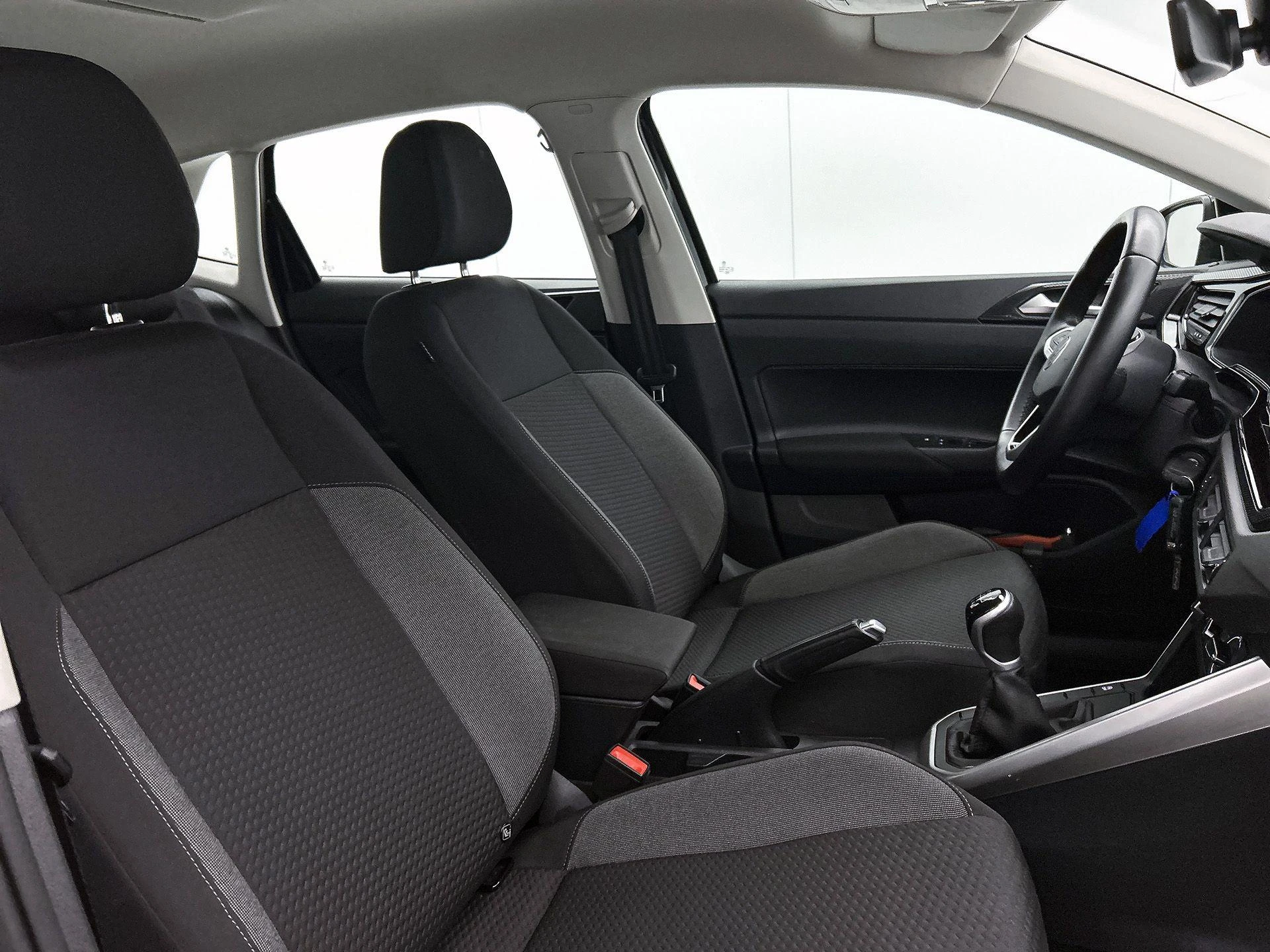 Volkswagen-Polo-image-31