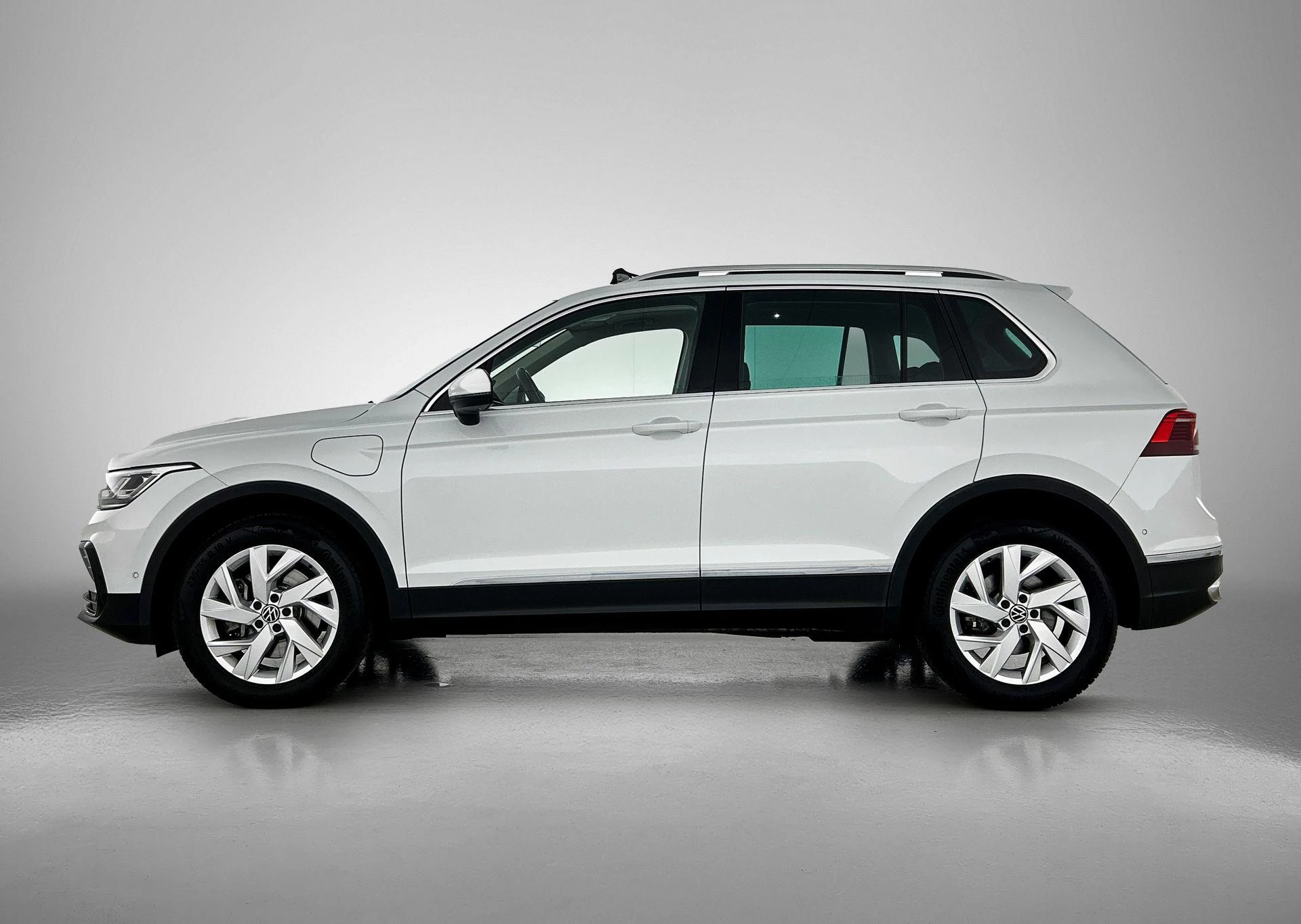 Volkswagen-Tiguan-image-1