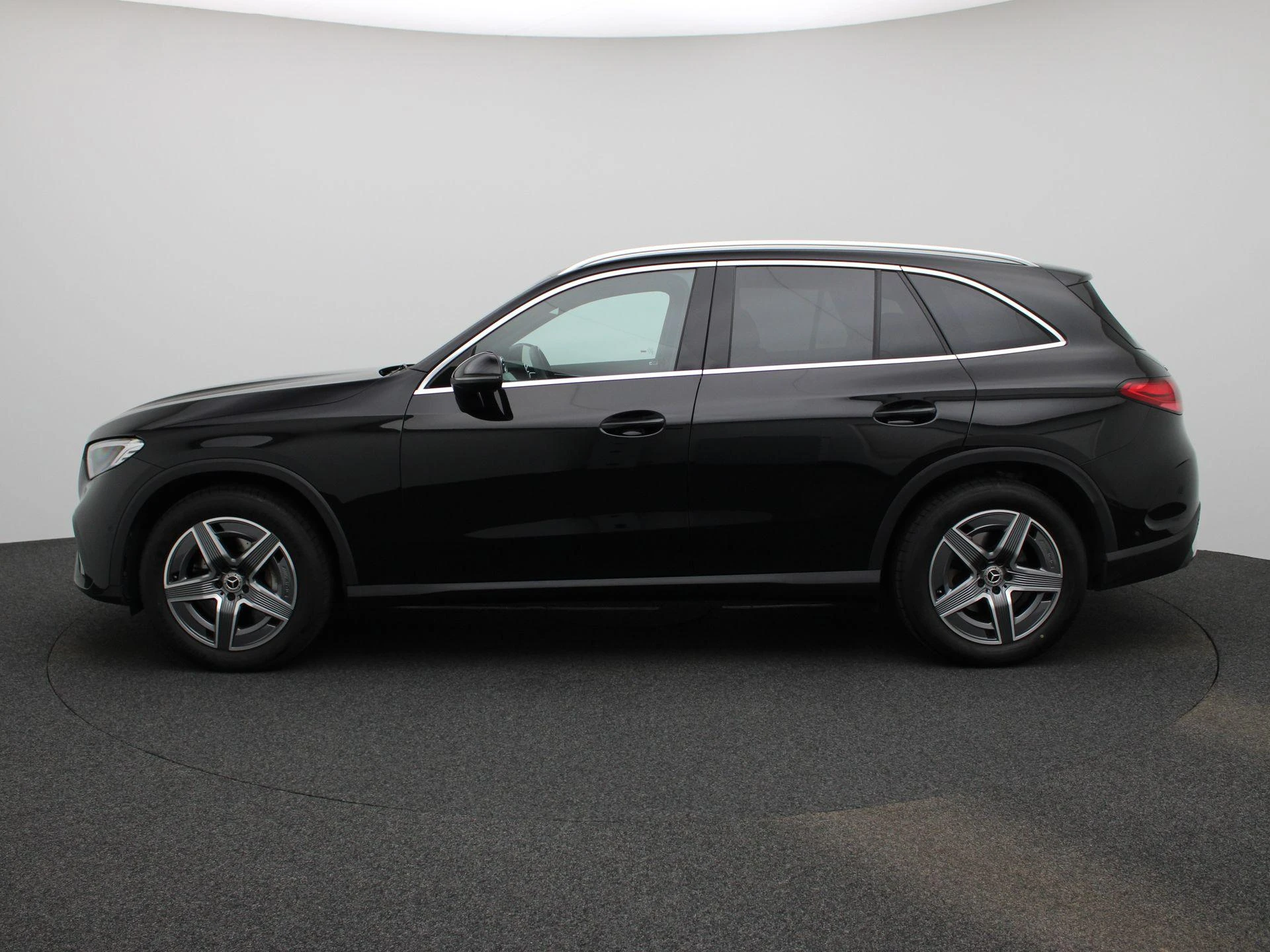 Mercedes-Benz-GLC-image-4