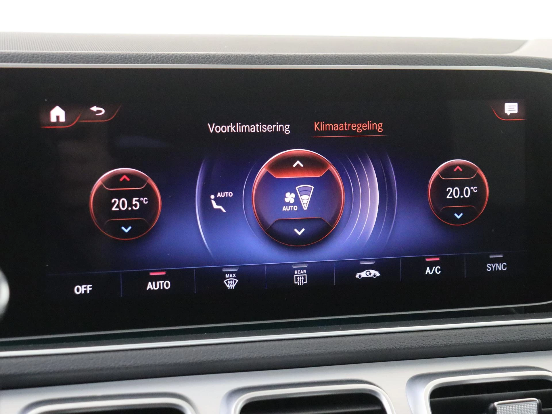 Mercedes-Benz-GLE-image-17