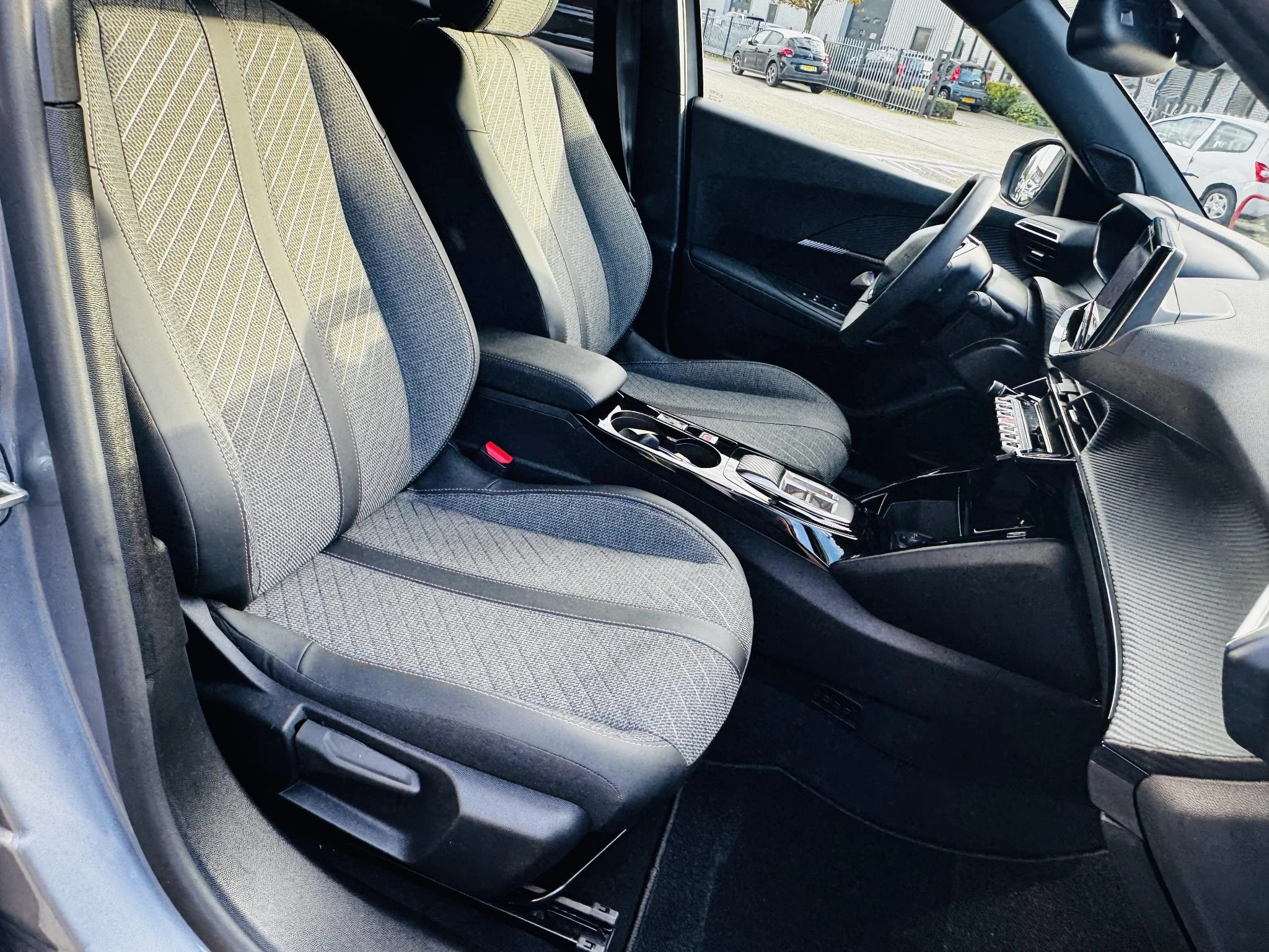 Peugeot-2008-image-0