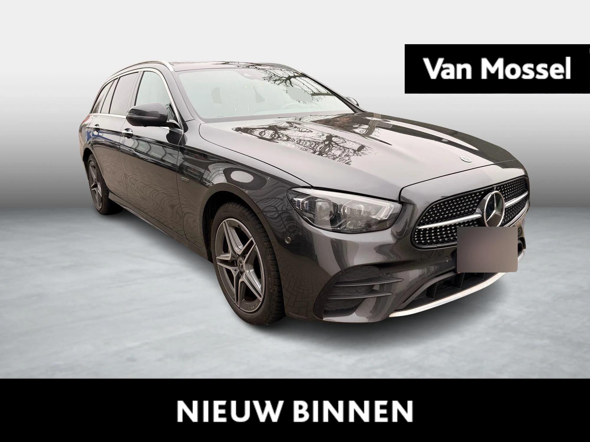 Mercedes-Benz-E-Klasse-image-0