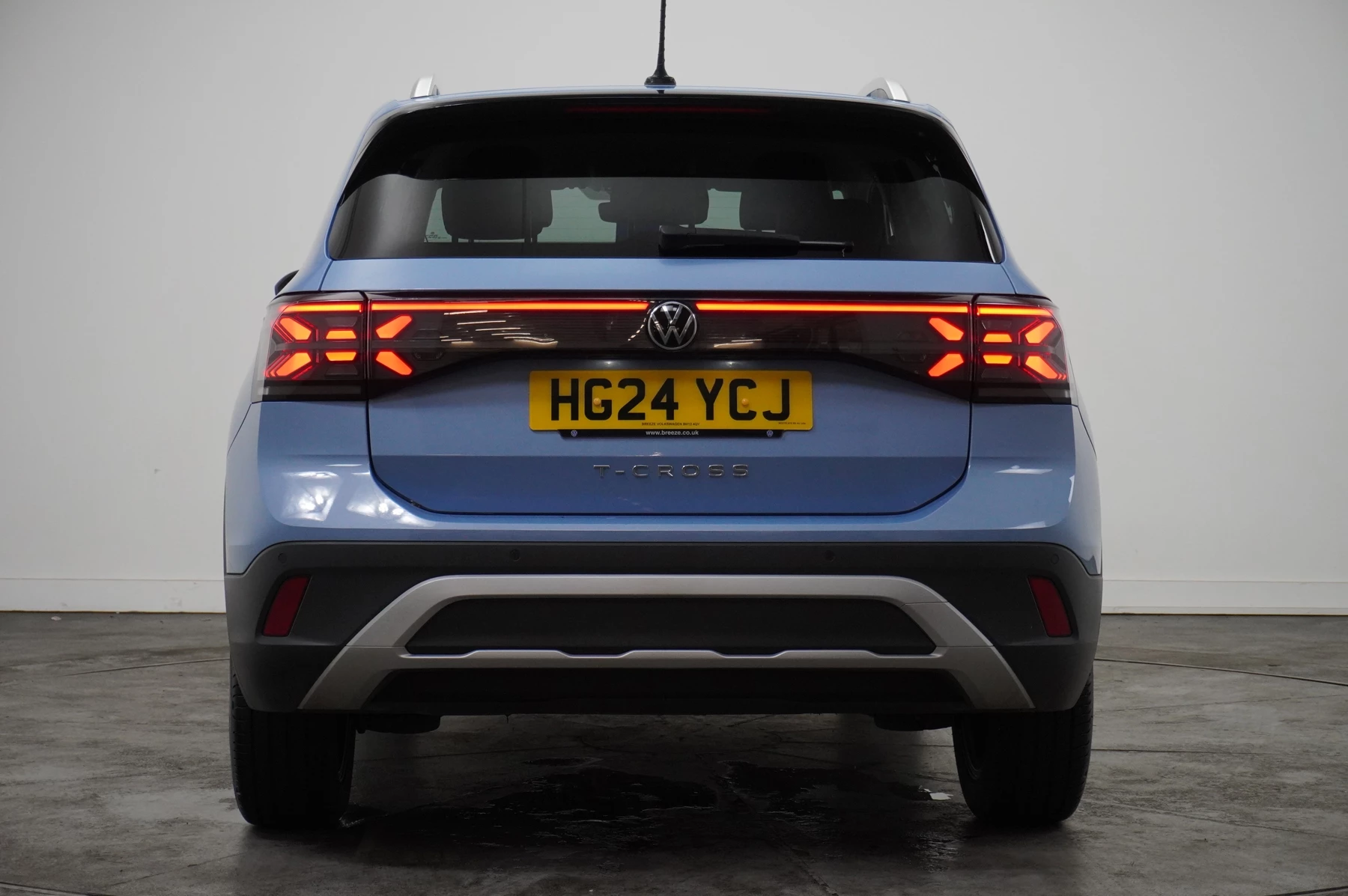 Volkswagen-T-Cross-image-16