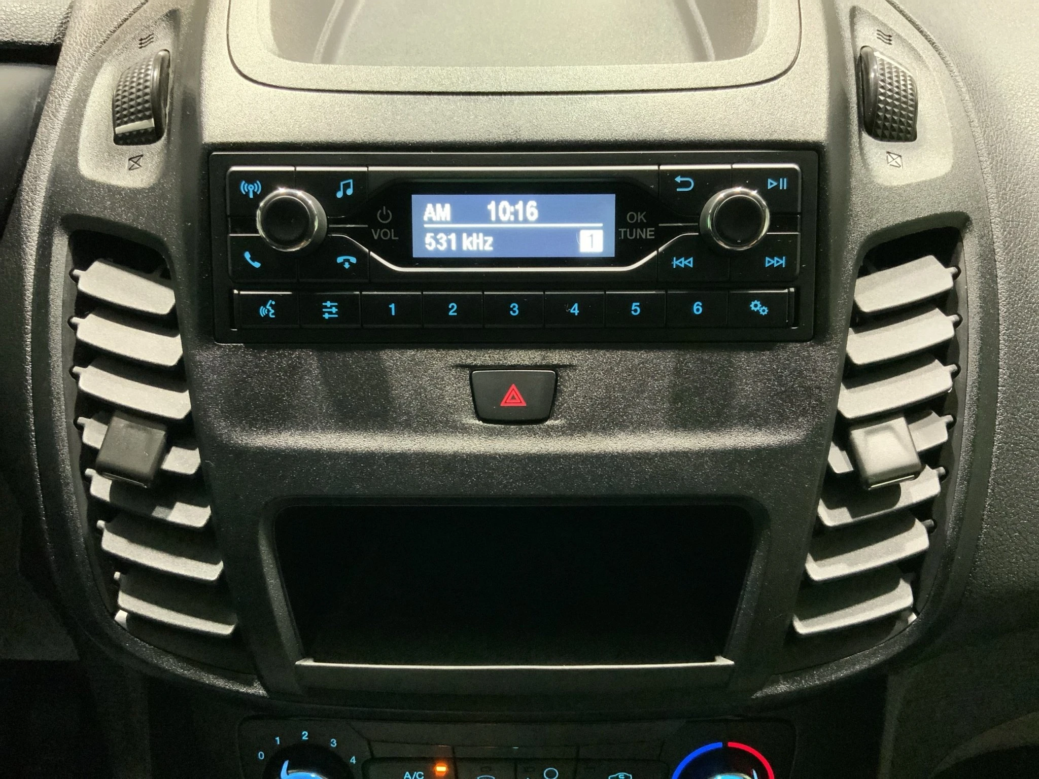 Ford-Transit Connect-image-13