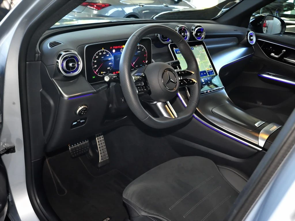 Mercedes-Benz-GLC 220 d-image-14