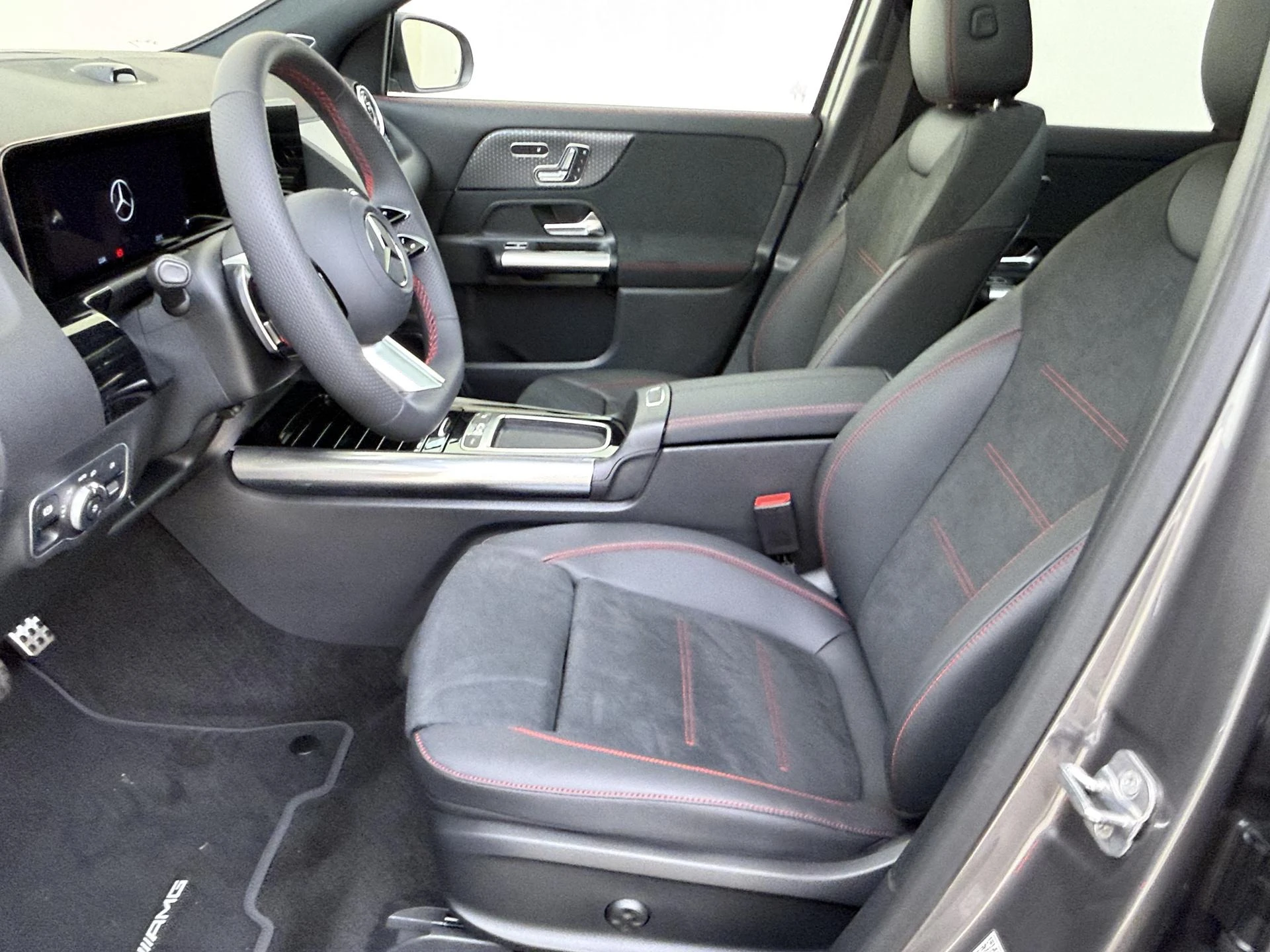 Mercedes-Benz-EQA-image-14