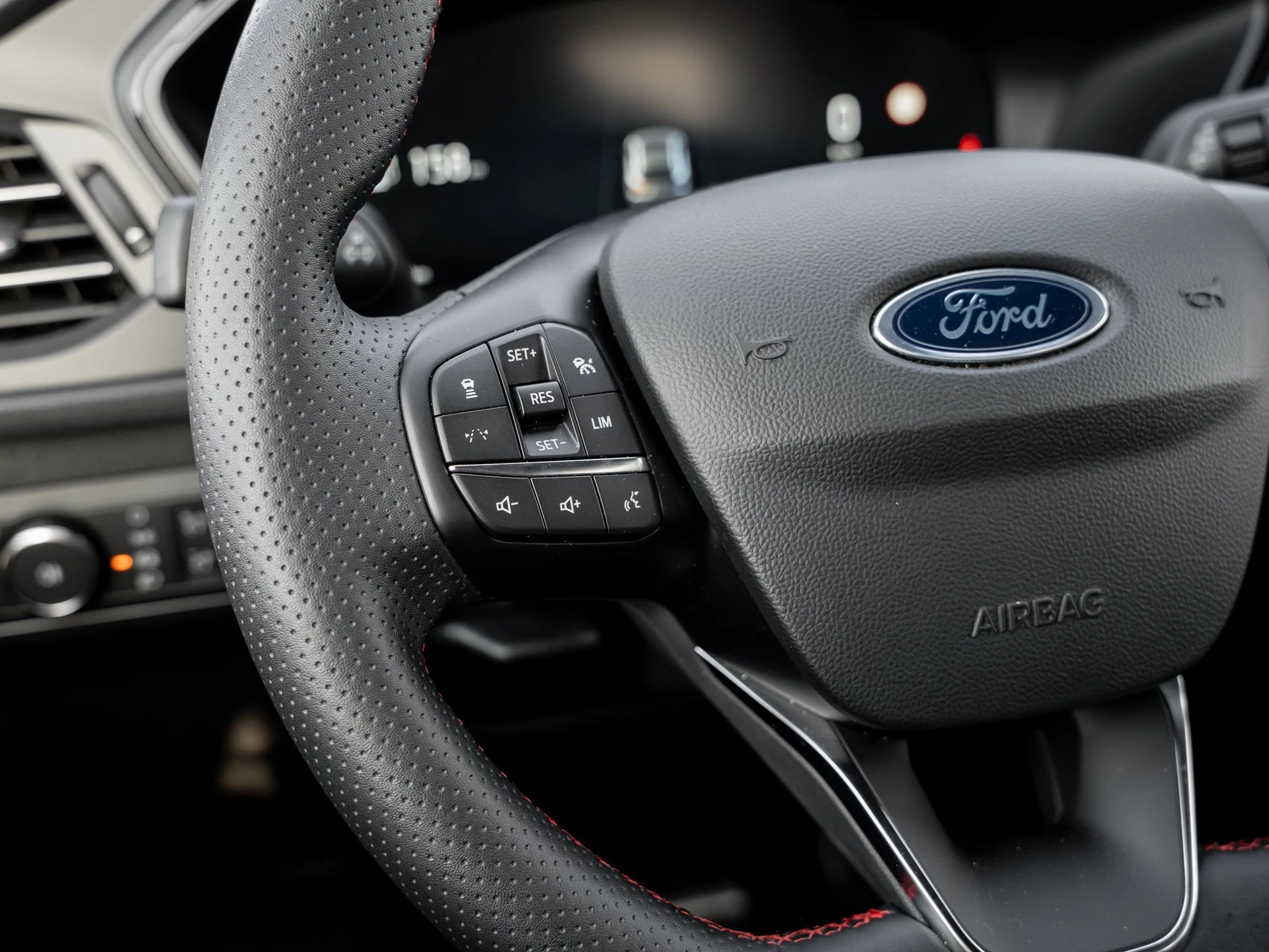 Ford-Kuga-image-24