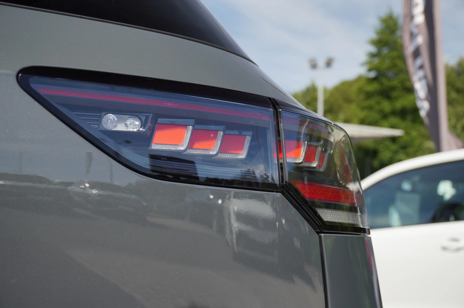 Volkswagen-Golf-image-23
