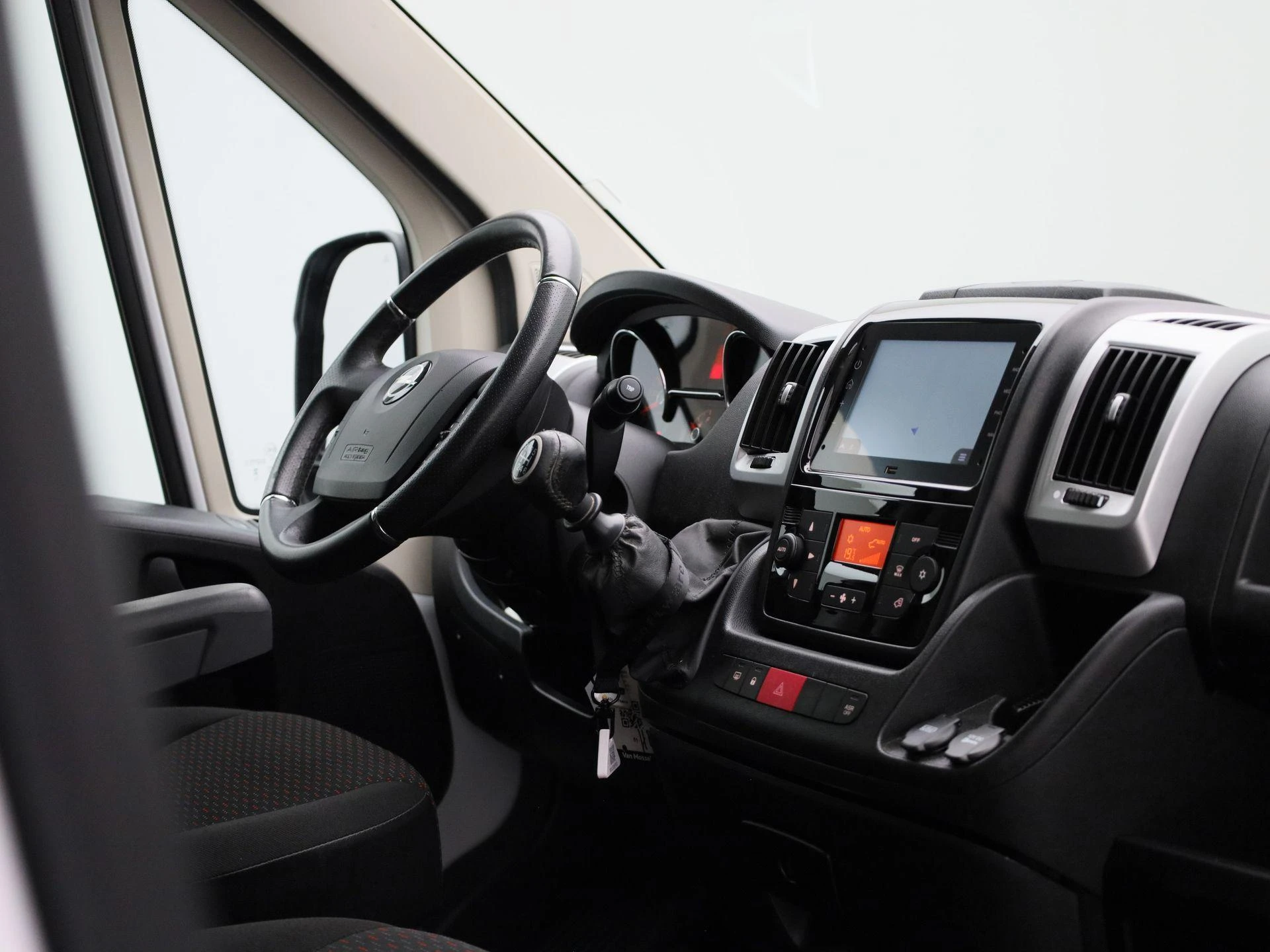 Opel-Movano-image-6