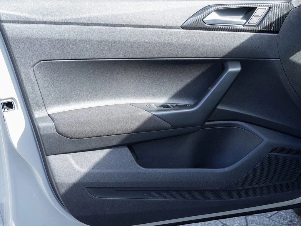 Volkswagen-Polo-image-18