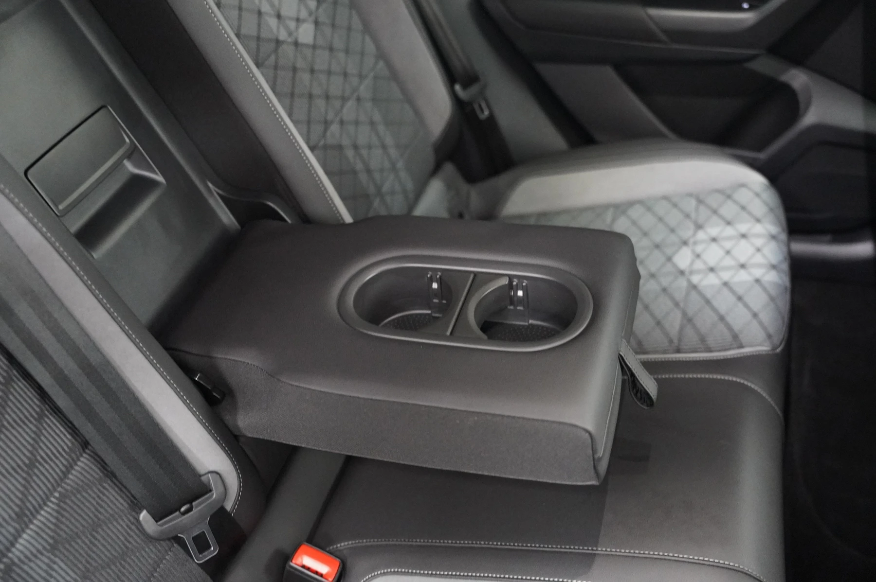 Volkswagen-T-Roc-image-10