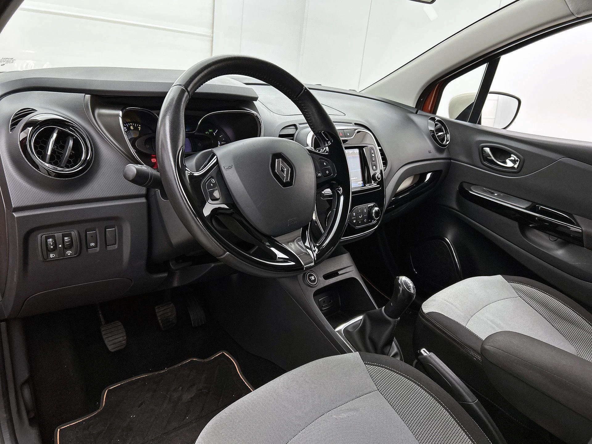 Renault-Captur-image-19