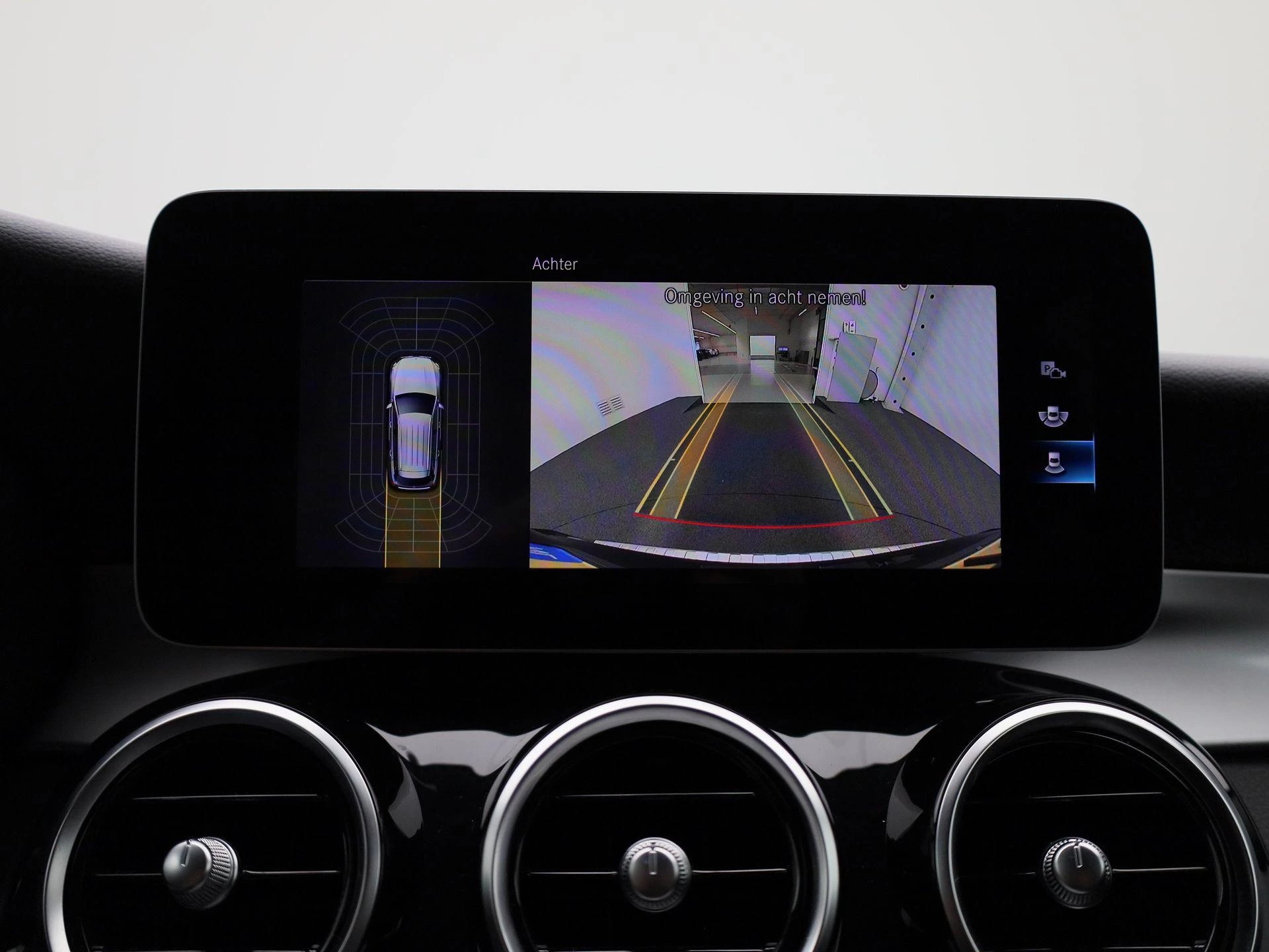 Mercedes-Benz-GLC-image-27