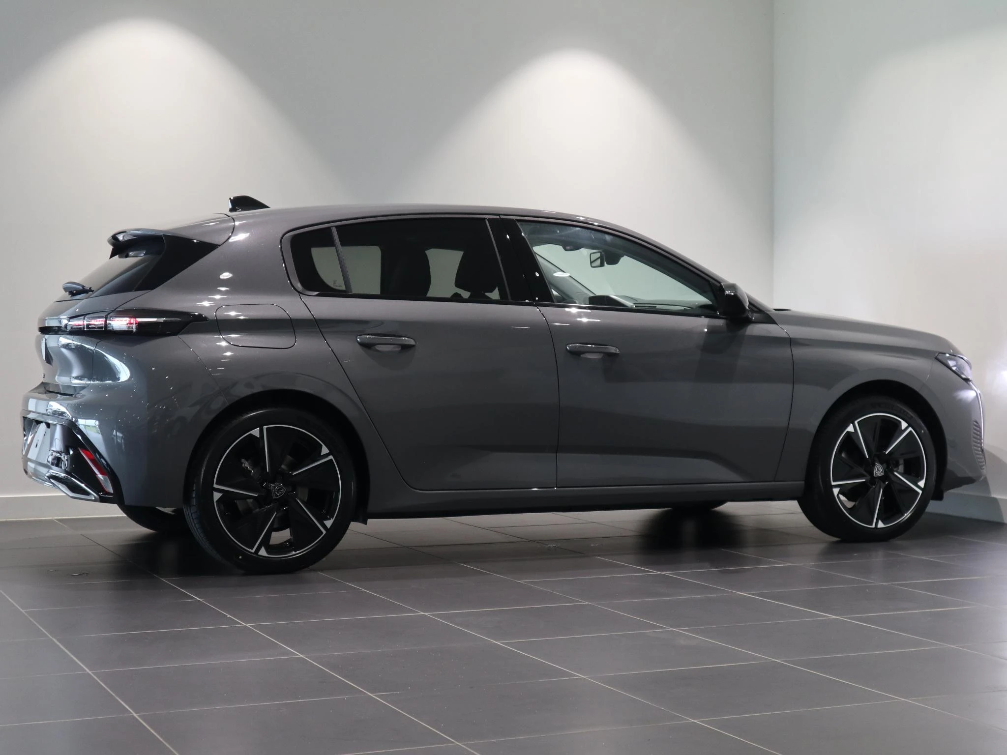 Peugeot-e-308-image-10