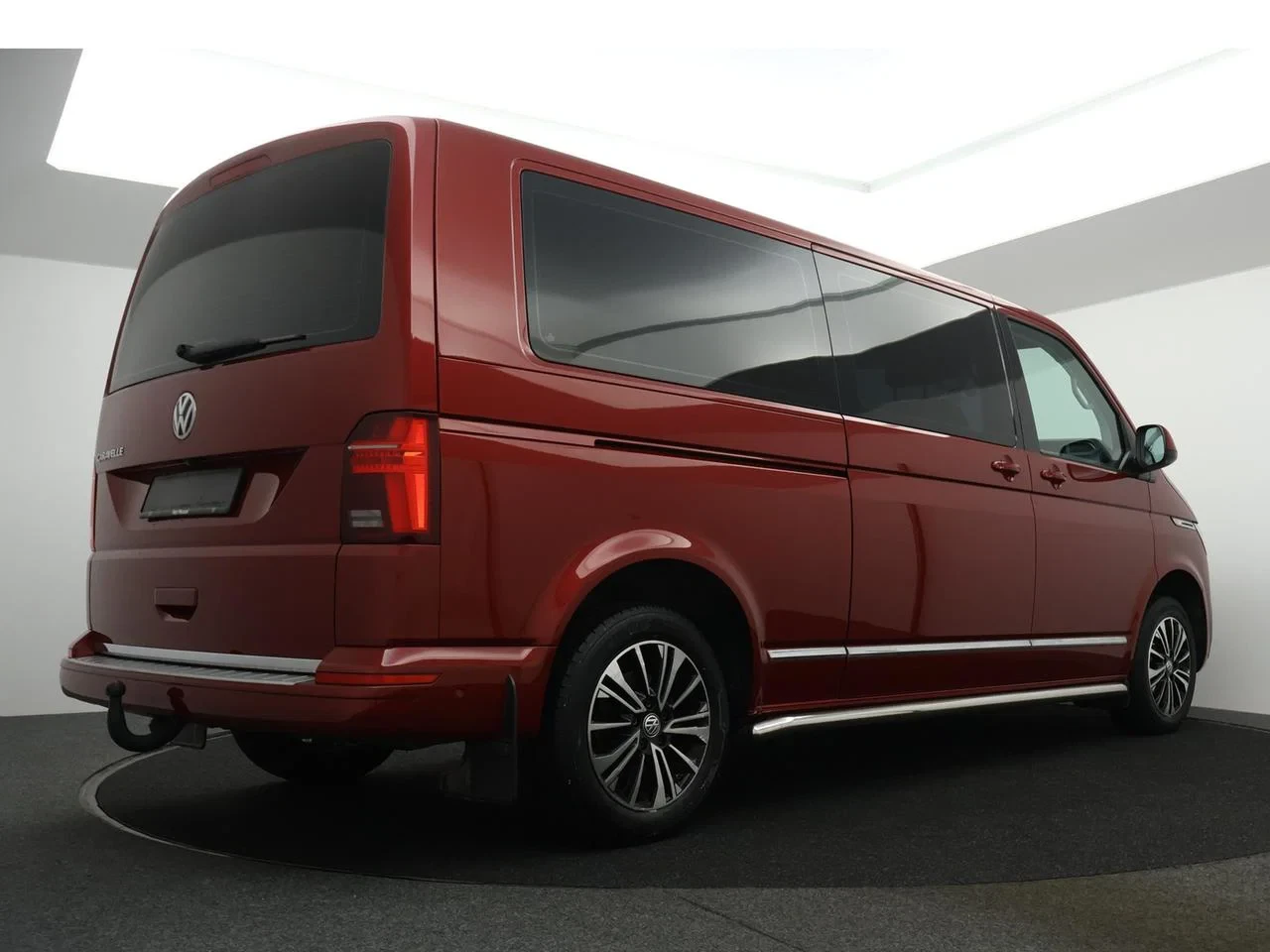 Volkswagen-Transporter-image-7