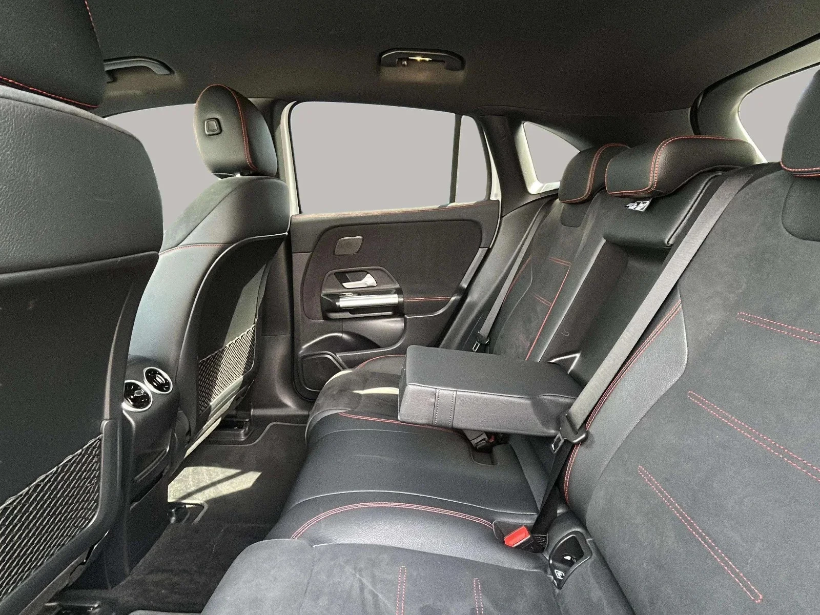 Mercedes-Benz-EQA-image-18