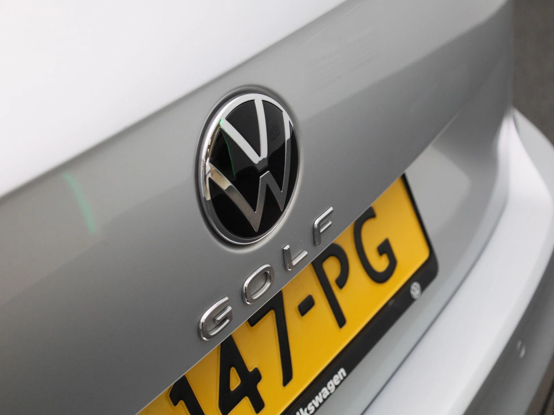 Volkswagen-Golf-image-32