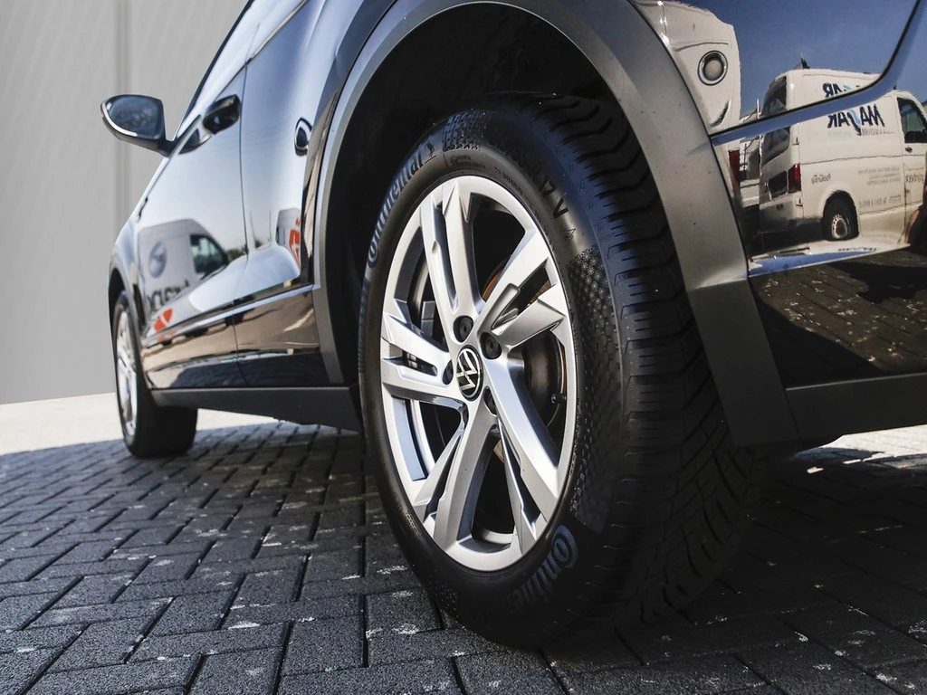 Volkswagen-T-Roc-image-4