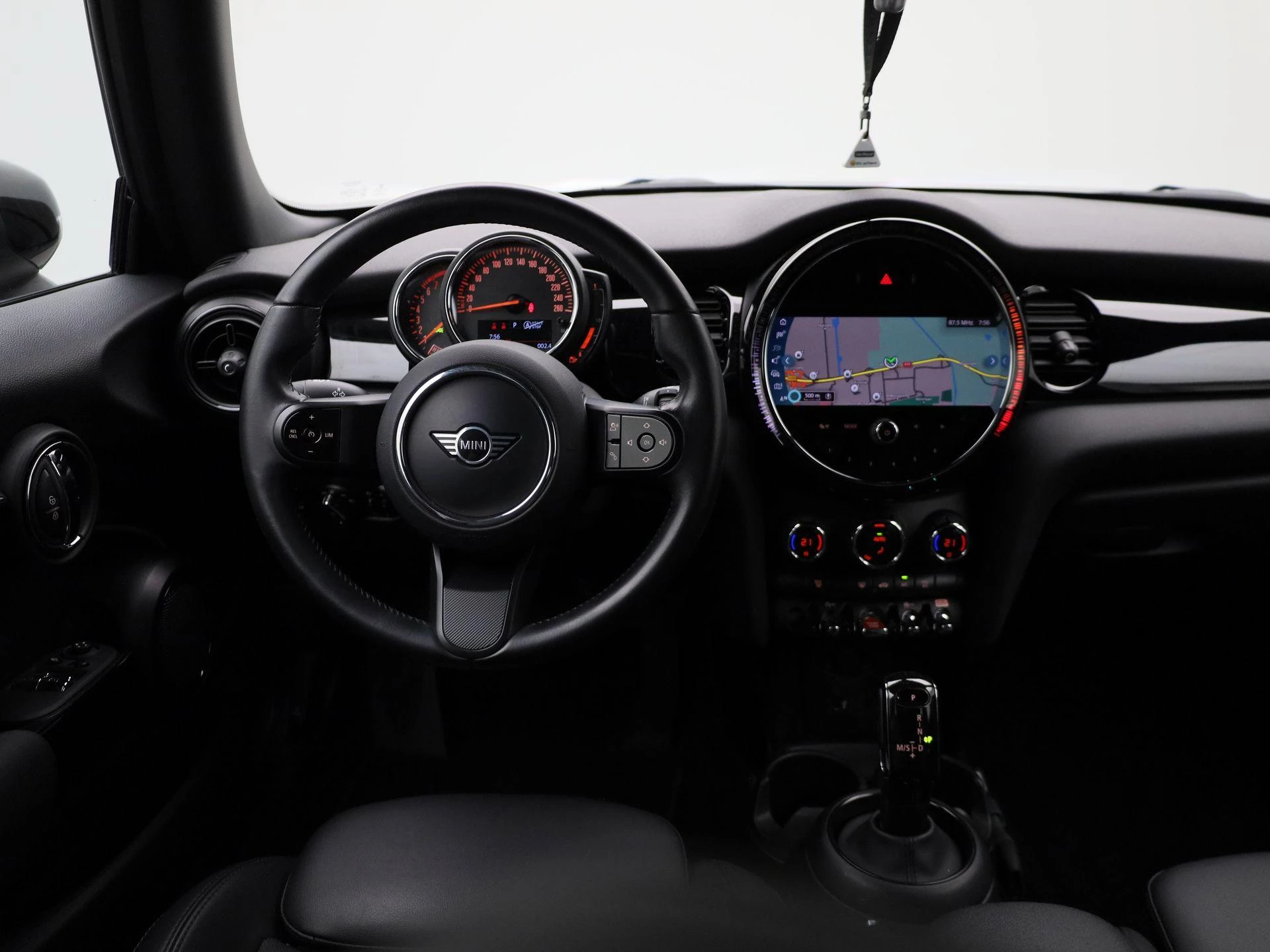 MINI-Cooper-image-6