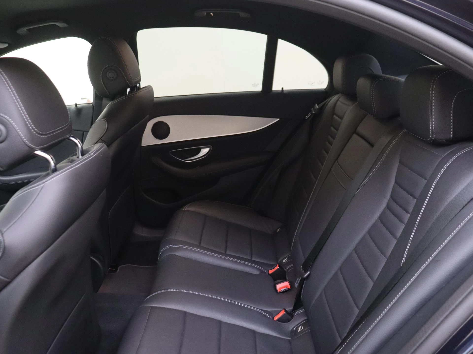 Mercedes-Benz-E-Klasse-image-15