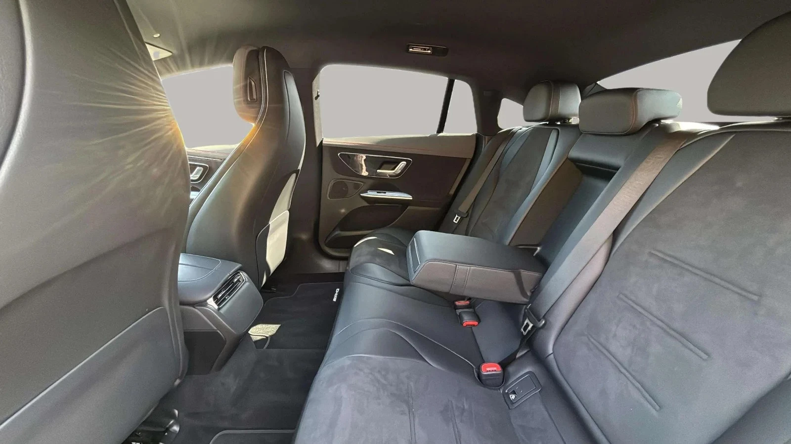 Mercedes-Benz-EQE-image-10