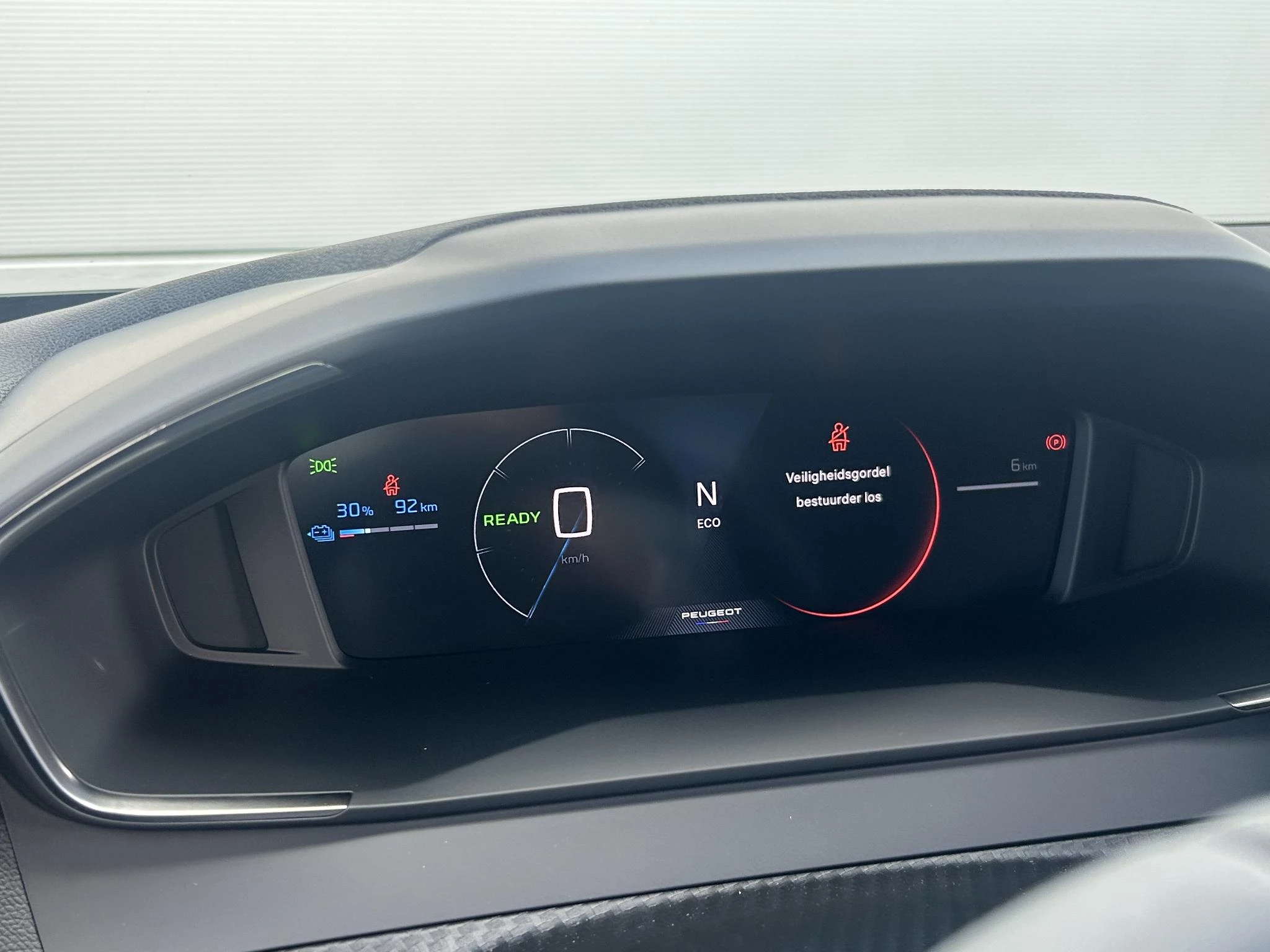 Peugeot e-2008 EV Allure 54 kWh