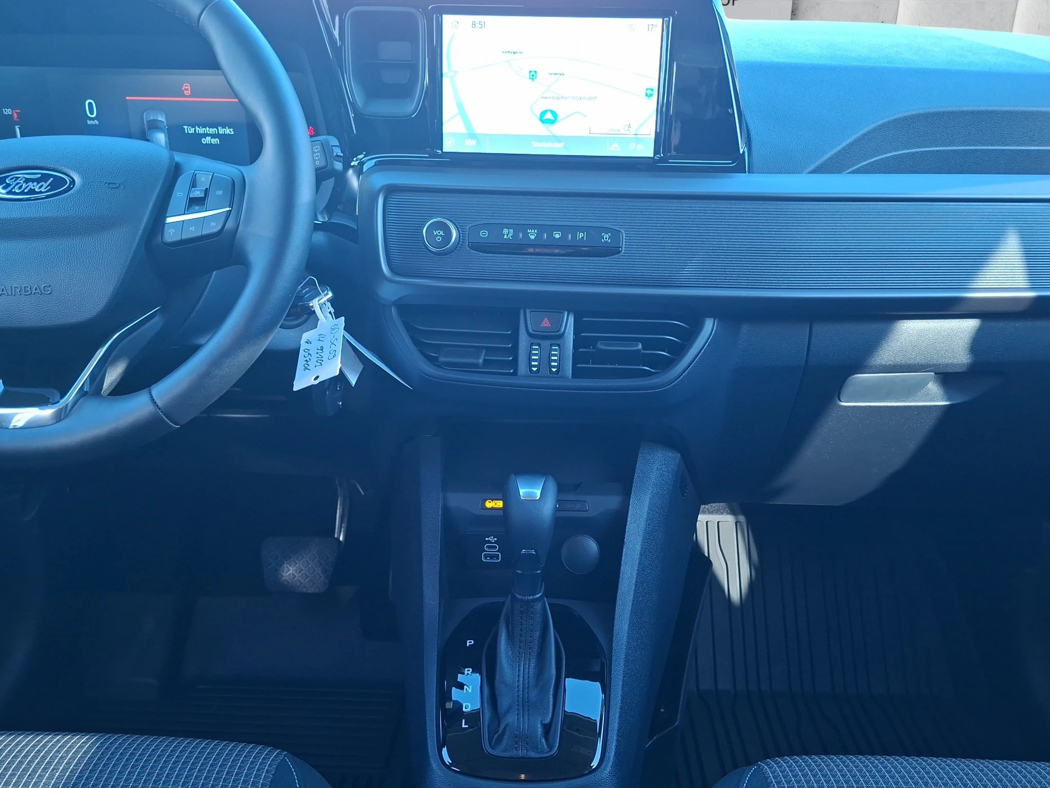 Ford-Tourneo Courier-image-13