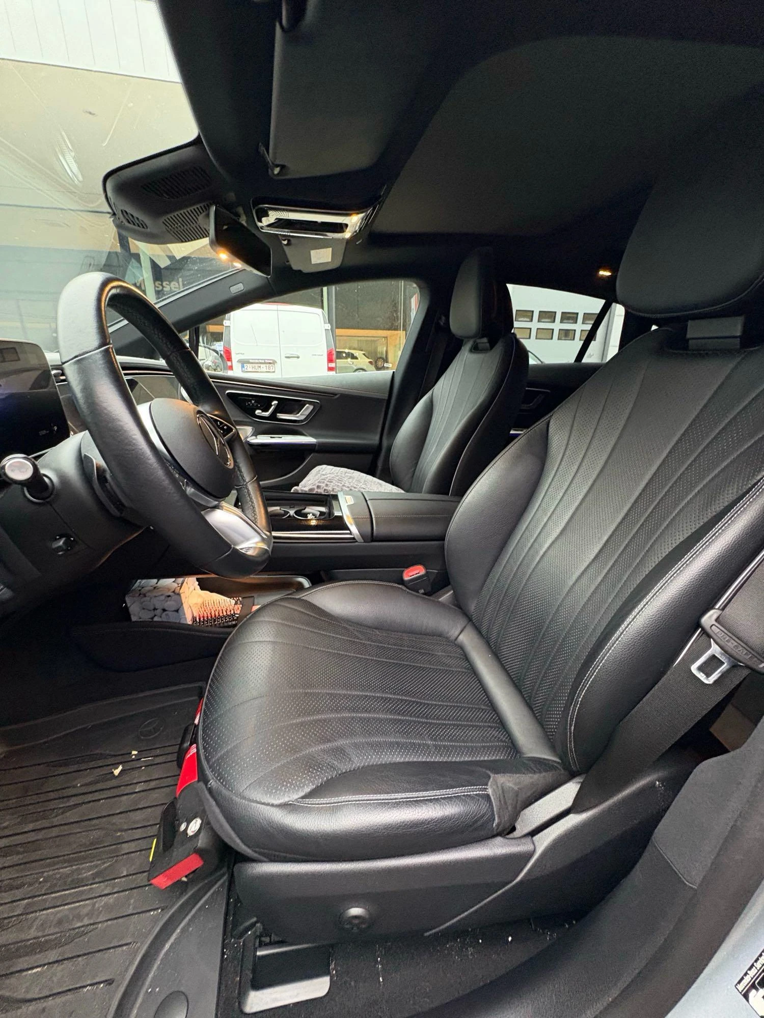 Mercedes-Benz-EQE-image-1