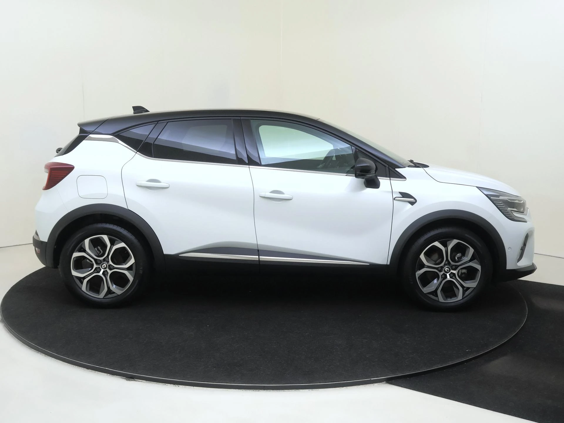 Renault-Captur-image-8