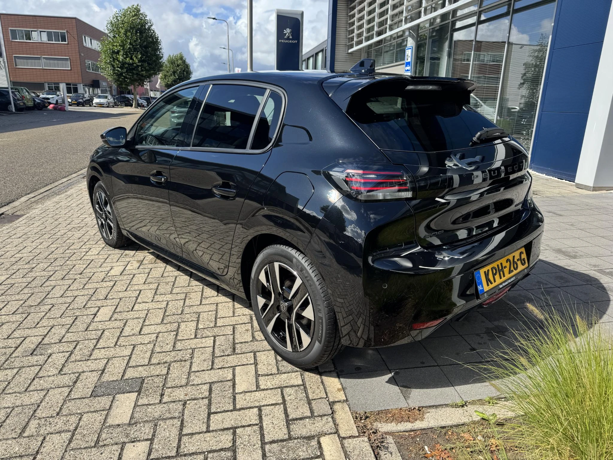 Peugeot-208-image-3