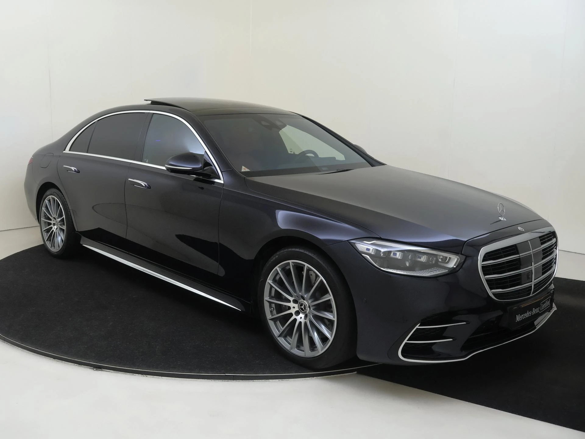 Mercedes-Benz-S-Klasse-image-4