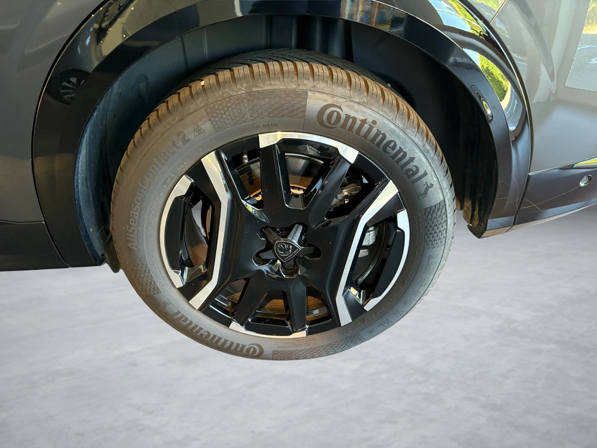 Peugeot-e-5008-image-9