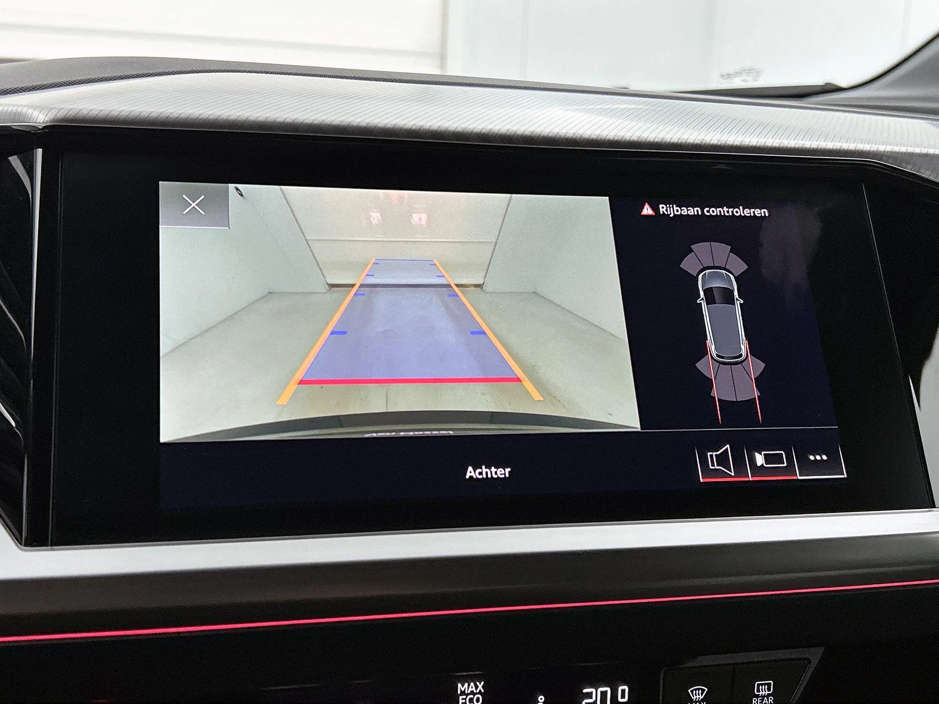 Audi-Q4 e-tron-image-10