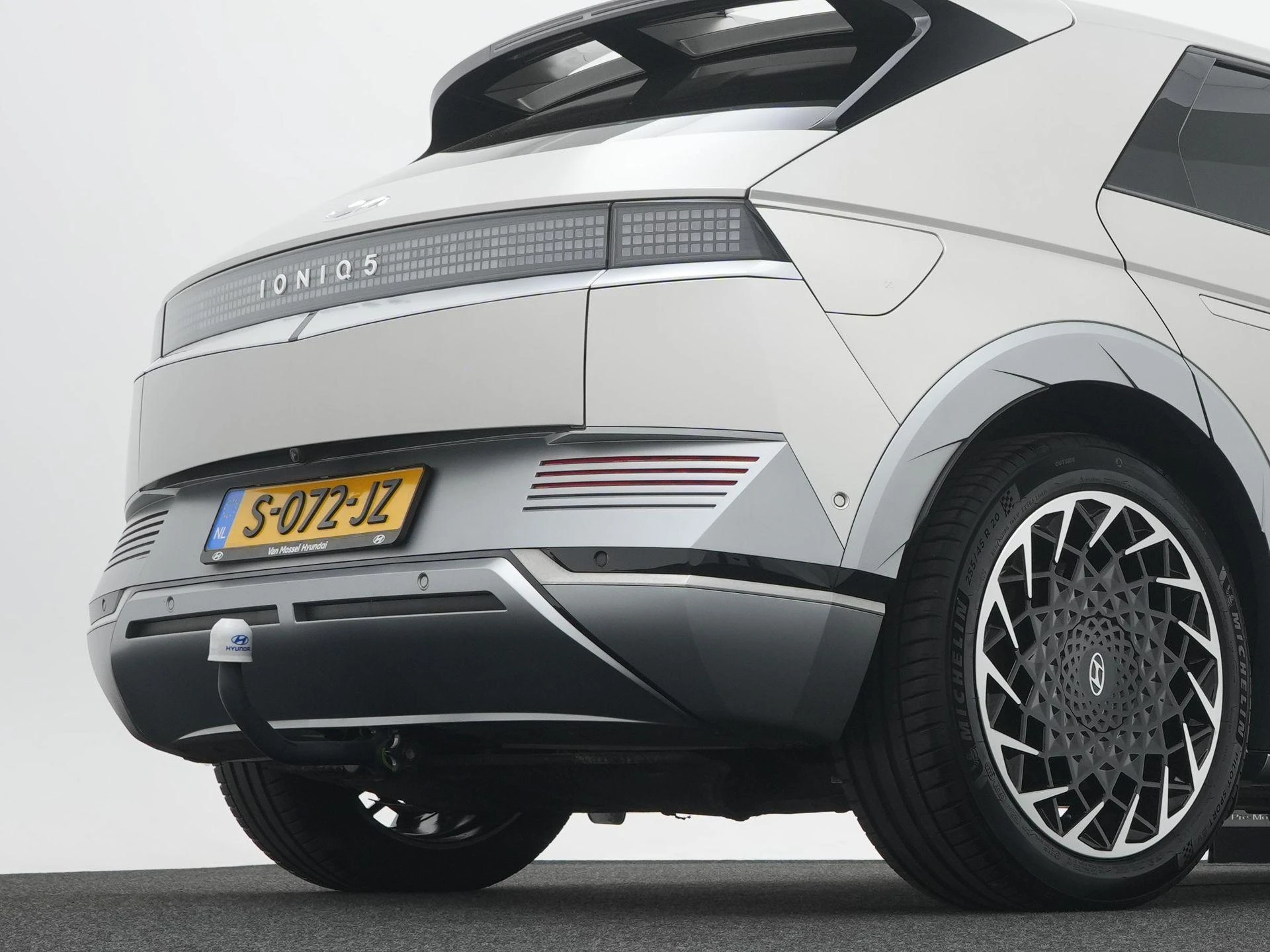 Hyundai-IONIQ 5-image-7