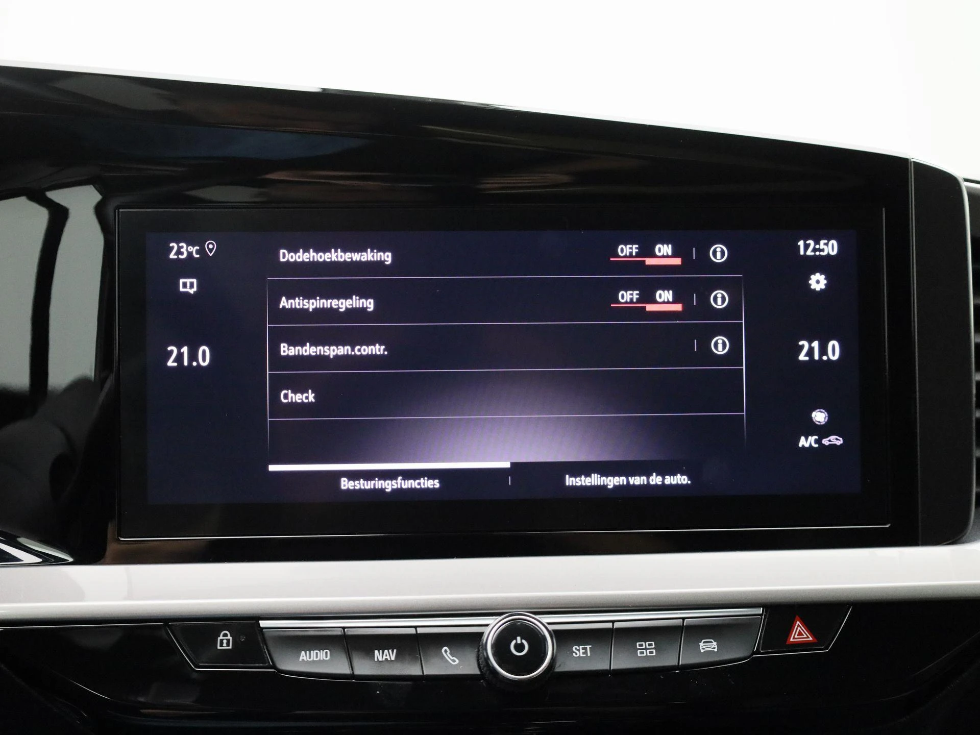 Opel-Mokka-e-image-22