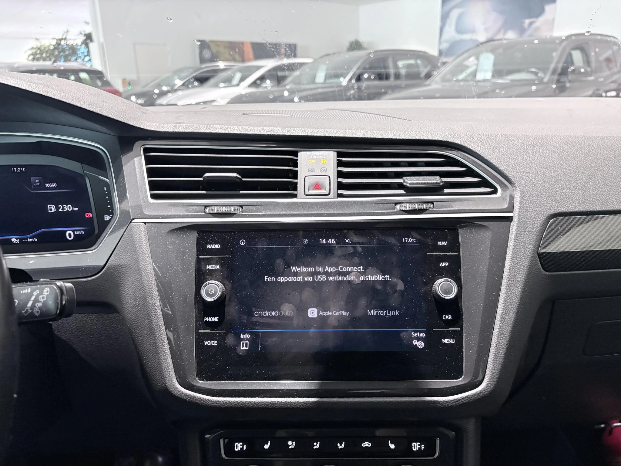 Volkswagen-Tiguan-image-23