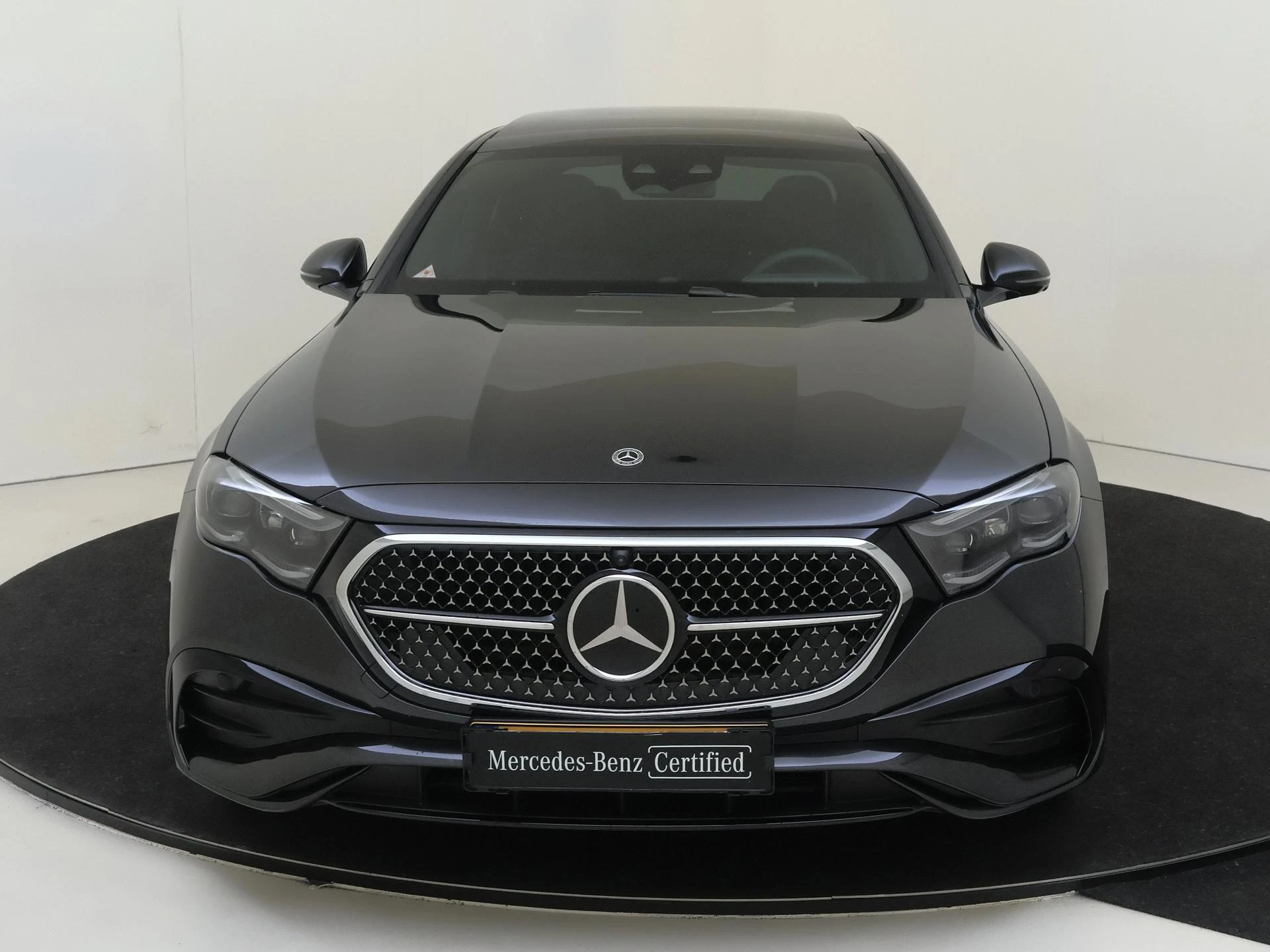 Mercedes-Benz-E-Klasse-image-5